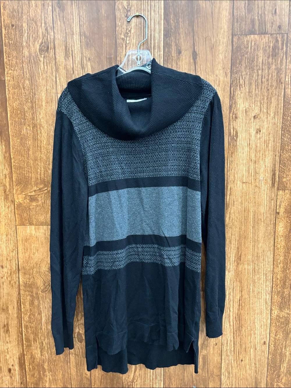 Women’s Db Est 1962 Black & Gray Turtleneck Sweater - Modern Striped Knit